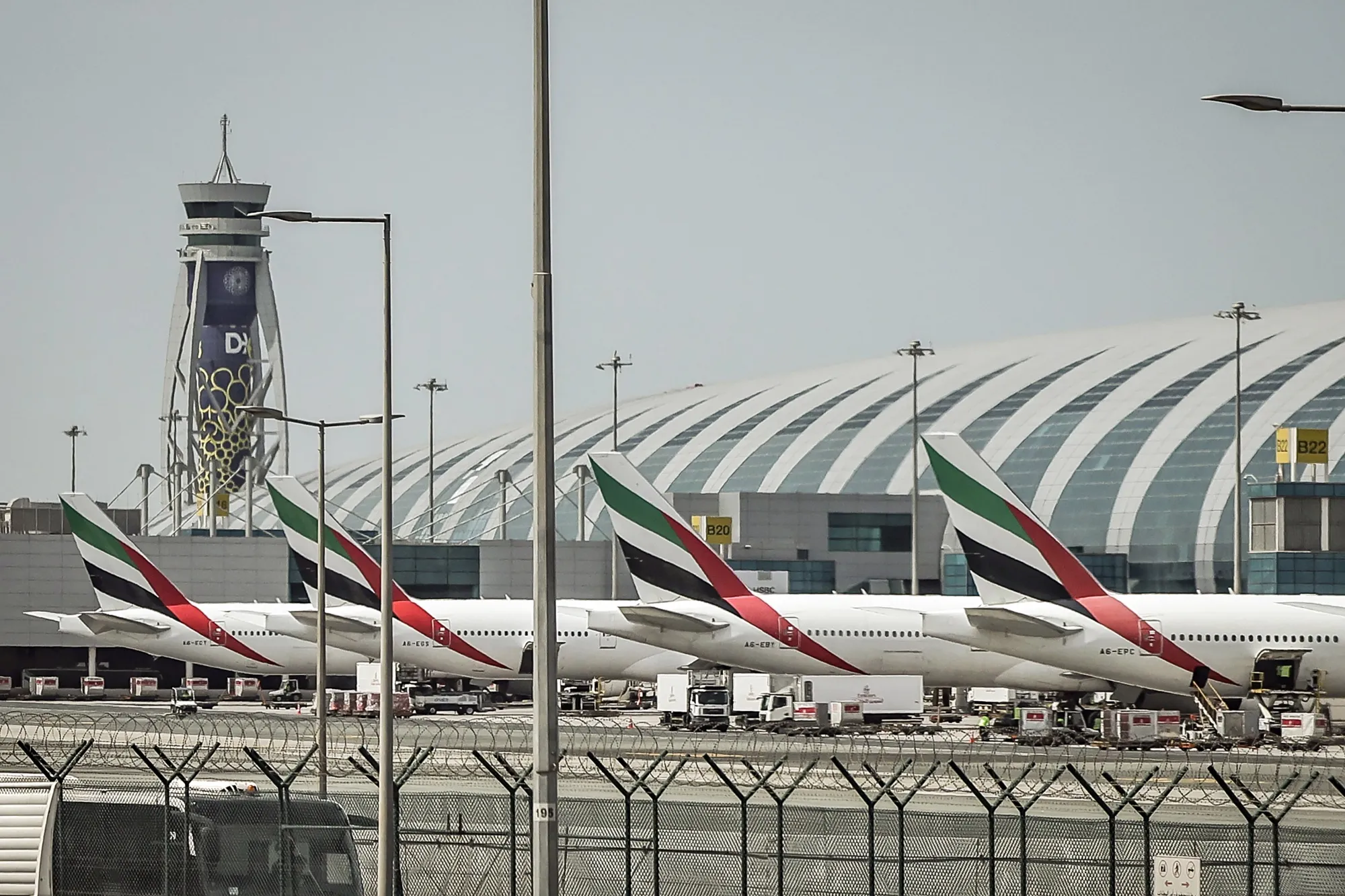 ドバイ国際空港を賢く攻略！混雑回避と豪華ラウンジ独占ガイド