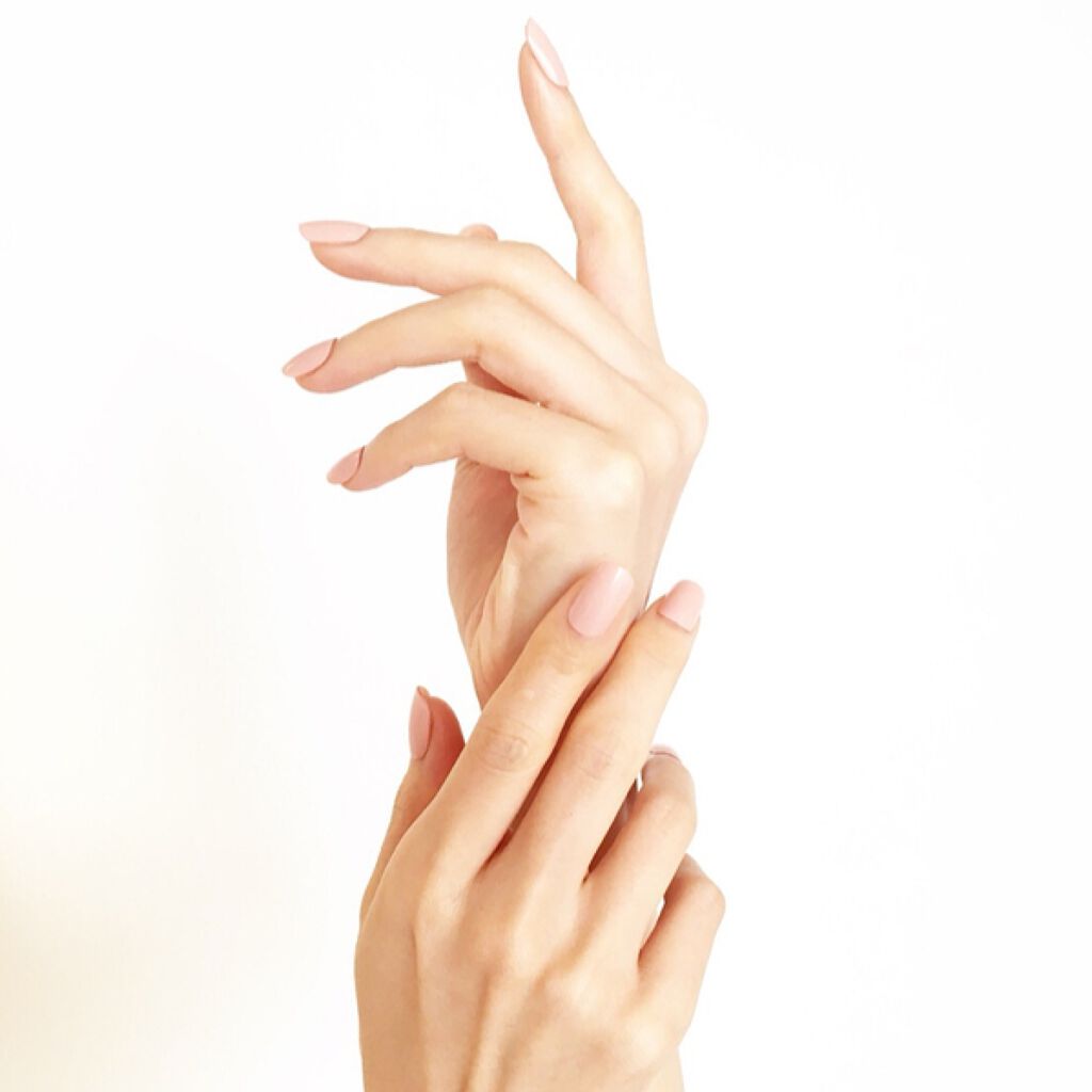 思わず見惚れる綺麗な手の特徴とは？若返りを叶えるプロ直伝ケア習慣
