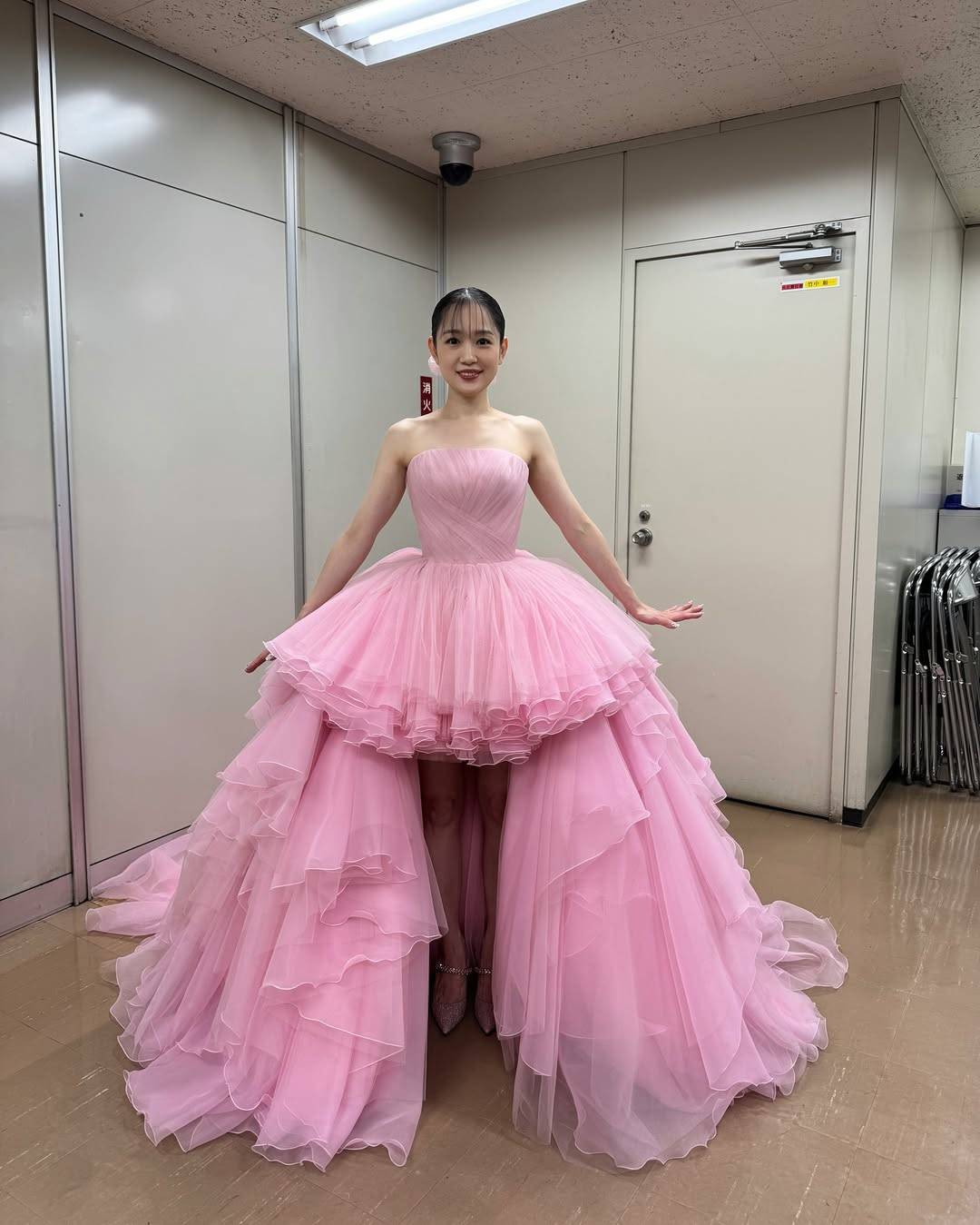 西野カナの美脚に再注目！復帰ライブ衣装と愛用ケア法を徹底解剖