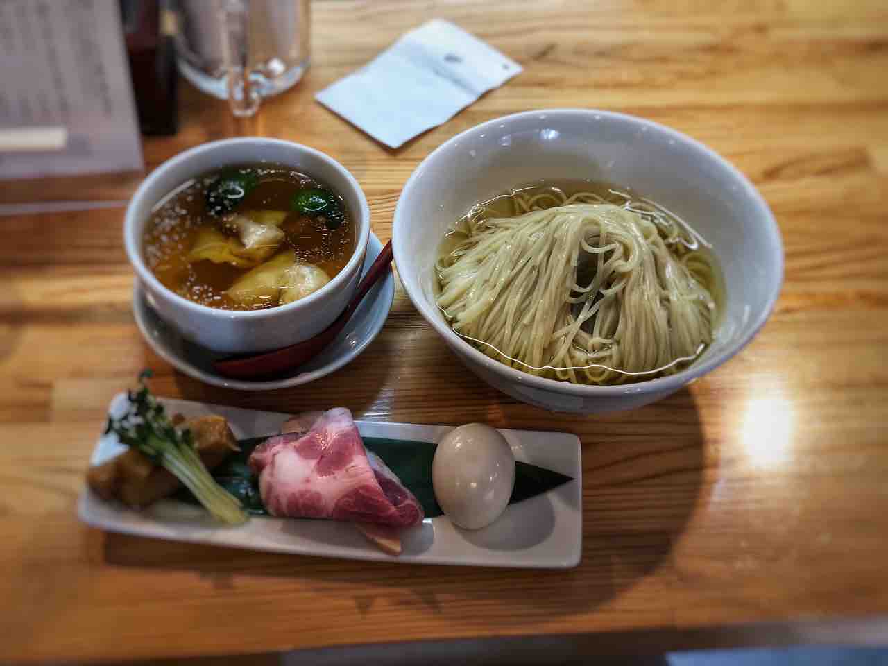 【高崎ルポ】なぜ人は朝6時から並ぶのか？「自家製 麺 くろ 松」が魅せる割烹系ラーメンの極致と2026年の現在地