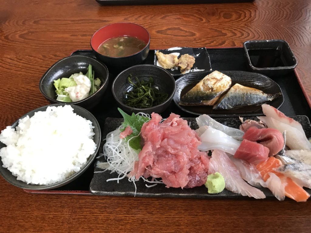 「まぐろの家 心」の評判は本当か？話題の海鮮丼と混雑・コスパを徹底解剖