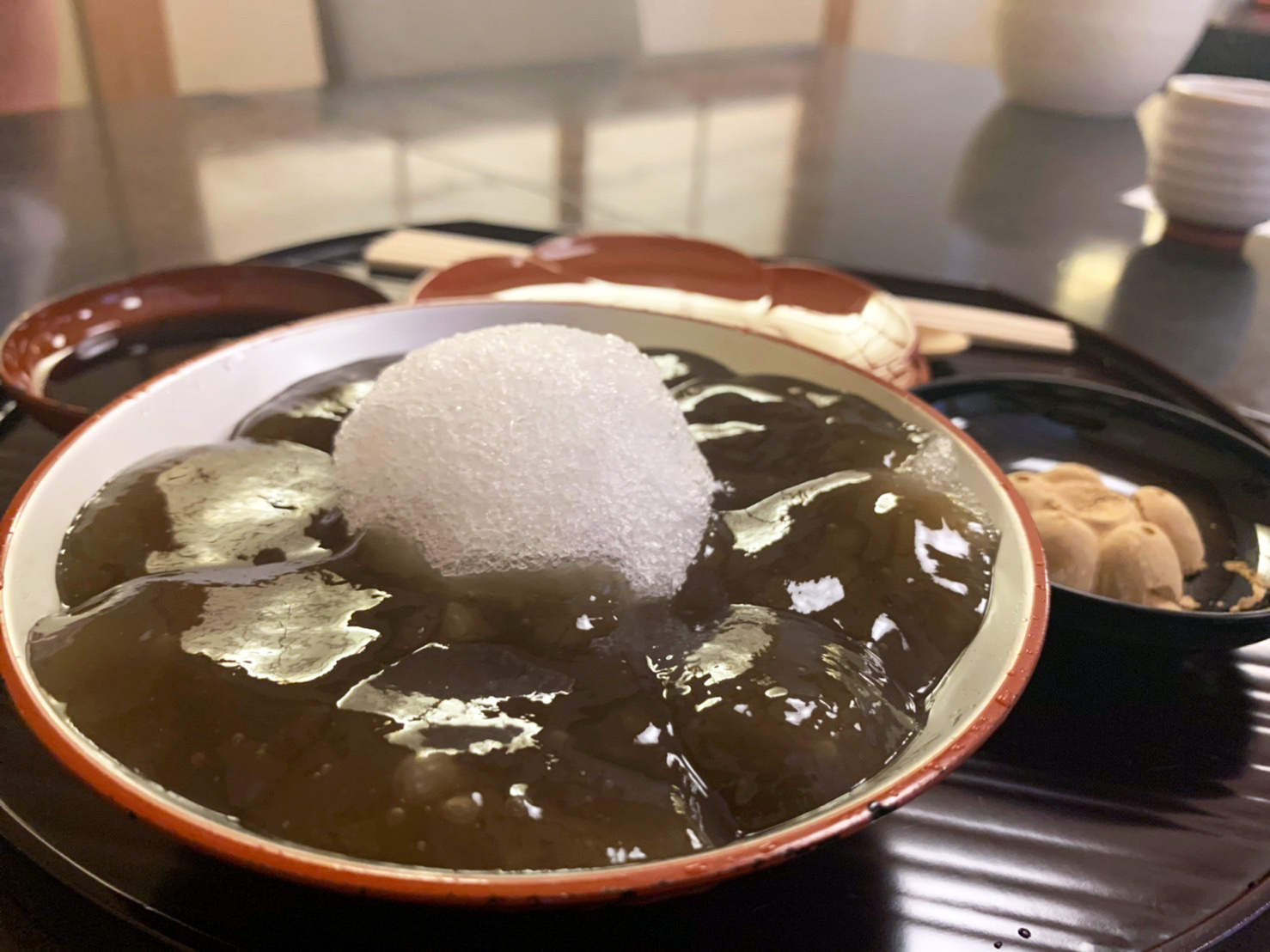京都・祇園の行列が途切れない真実。2026年、なぜ「ぎおん徳屋」のわらび餅は世界中の美食家を魅了し続けるのか