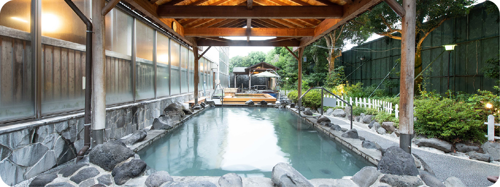 富士宮「富嶽温泉花の湯」の真価とは？死海風呂・宿泊・割引の最新全貌