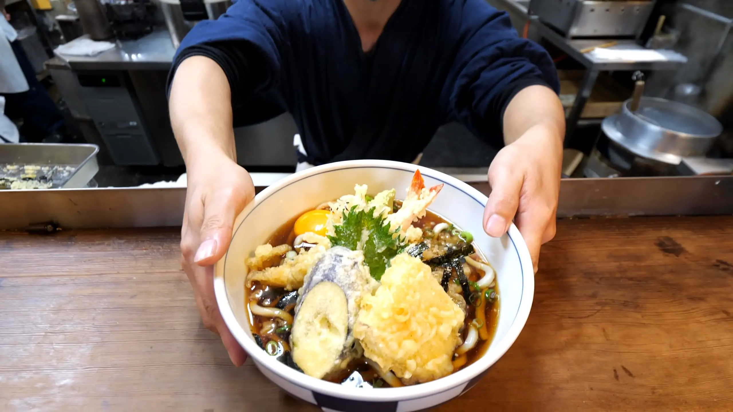 なぜ行列？稲美町「うどん料理いなみ」名物天ころの魅力と混雑攻略