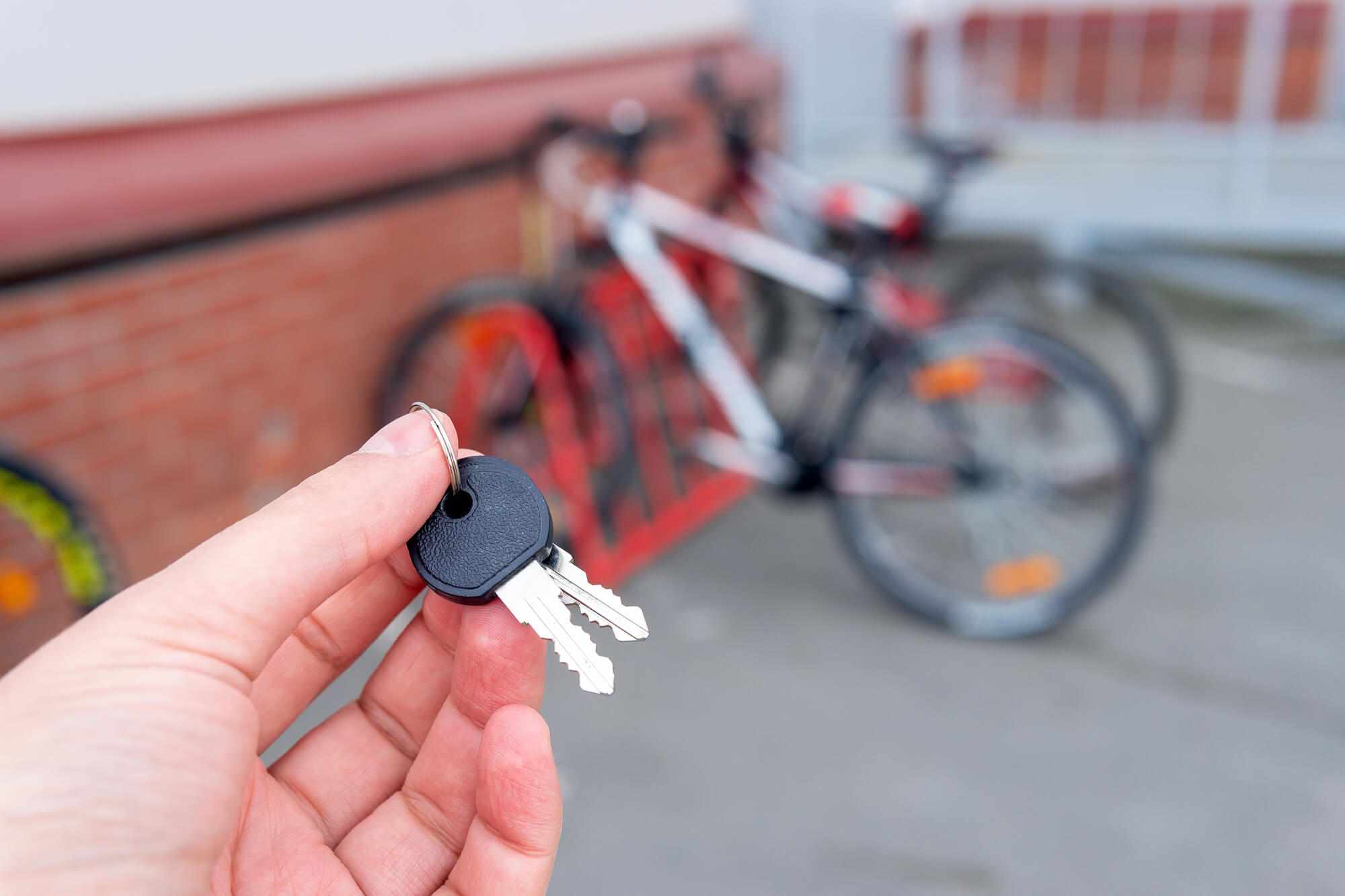 自転車の鍵をなくした時の緊急開錠術！費用相場と自力対処法を徹底解説