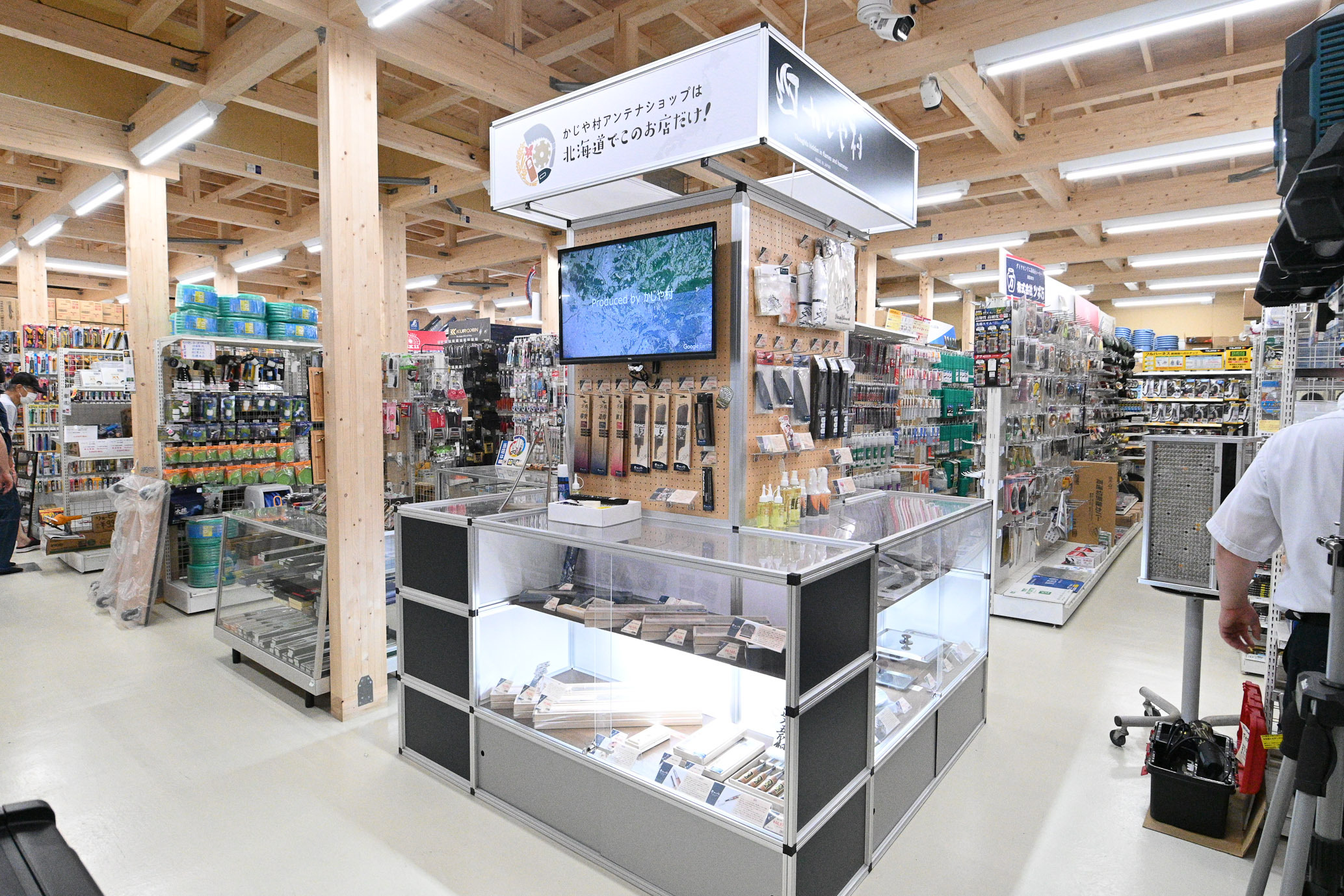 プロが通う話題の名店を直撃！職人御用達の工具選びと限定入荷情報